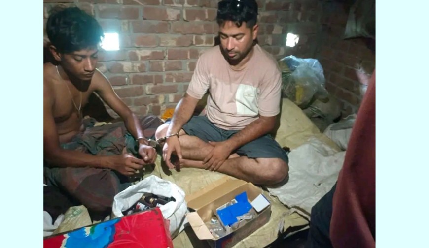 ঝিনাইদহে ইয়াবা ও কোরেক্সসহ মাদকসহ দুই ব্যবসায়ী আটক