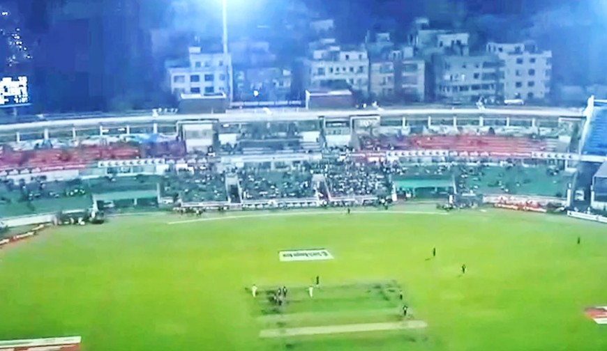 বজ্রপাতে খেলা বন্ধ, অস্ট্রেলিয়া ১৯১/৯