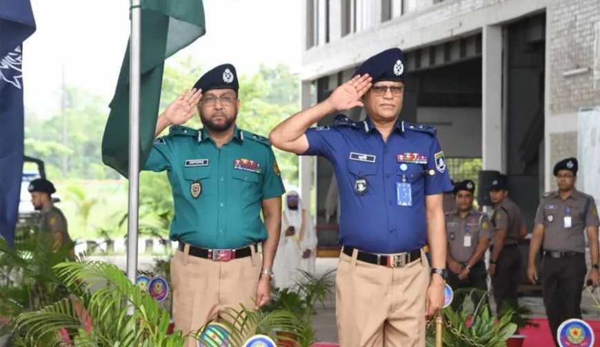 আজ থেকে নতুন পোশাকে পুলিশ