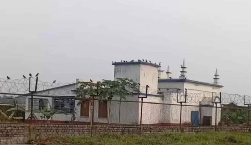কলকাতায় ১৩৬ বছরের পুরোনো একটি মসজিদে নামাজ আদায়ে নিষেধাজ্ঞা