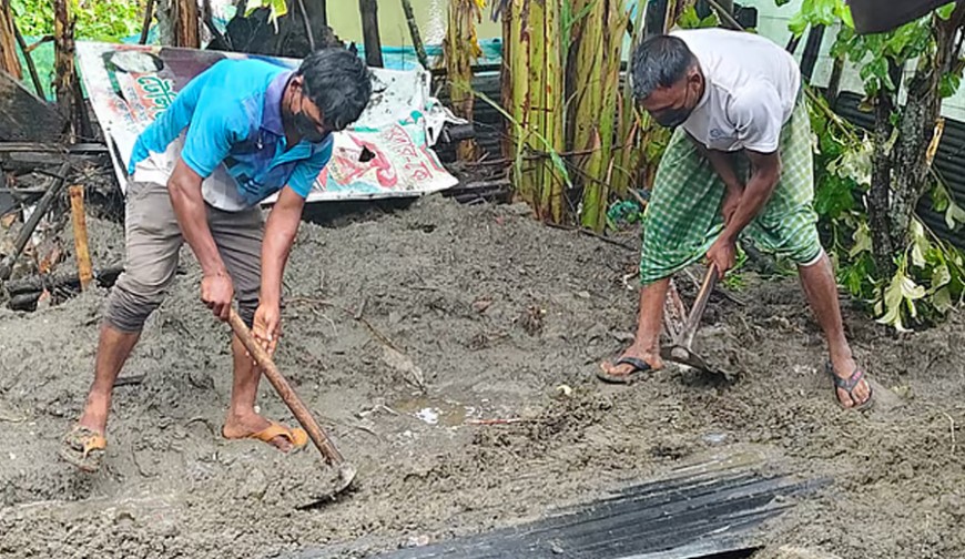 দাম্পত্য কলহে হত্যার তথ্য ফাঁস, উঠান খুঁড়ে মরদেহ উদ্ধার