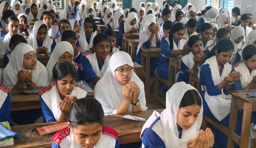 কোটচাঁদপুর মাধ্যমিক বালিকা বিদ্যালয়ে জুলাই গণঅভ্যুত্থান শীর্ষক আলোচনা ও দোয়া