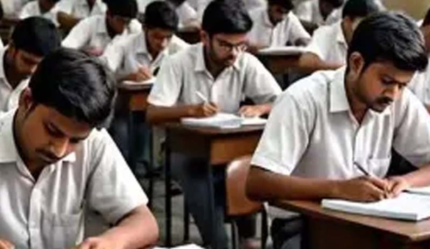 এইচএসসি পরীক্ষা :  চট্টগ্রাম বোর্ডে অনির্দিষ্টকালের জন্য স্থগিত, অন্যান্য  বোর্ডে  নির্ধারিত সময়সূচিতে