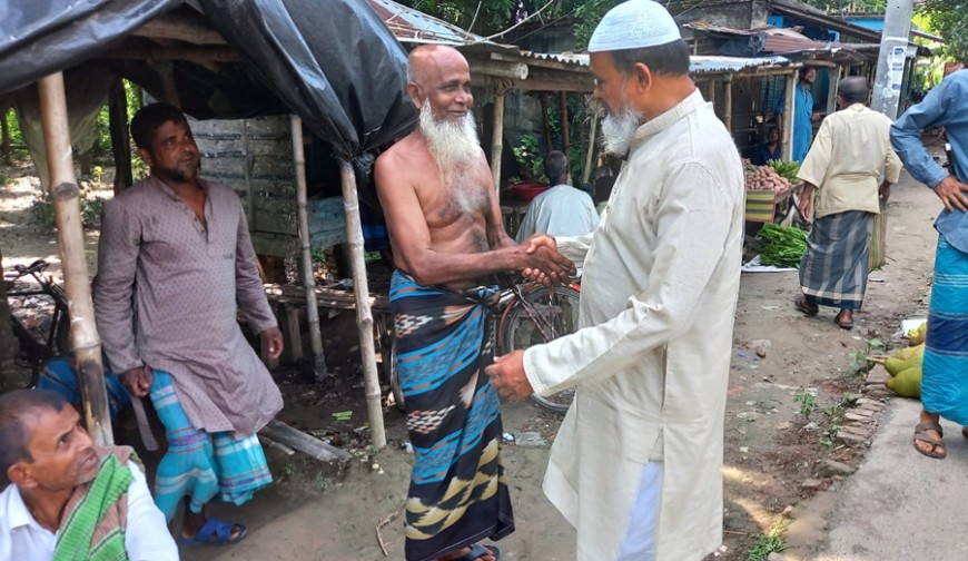 বাঘারপাড়ায় অসহায় মানুষের পাশে এমপি গোলাম রসুল