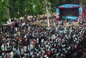 ফুটবল জ্বরে বুদ গোটা দেশ