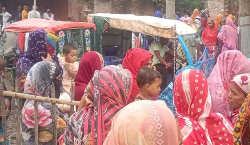 বৃষ্টিতে বিদ্যুতায়িত মই, মা-মেয়েসহ তিনজনের মৃত্যু