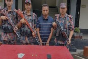 প্যান্টের পকেটেই ছিল দুটি সোনার বার!
