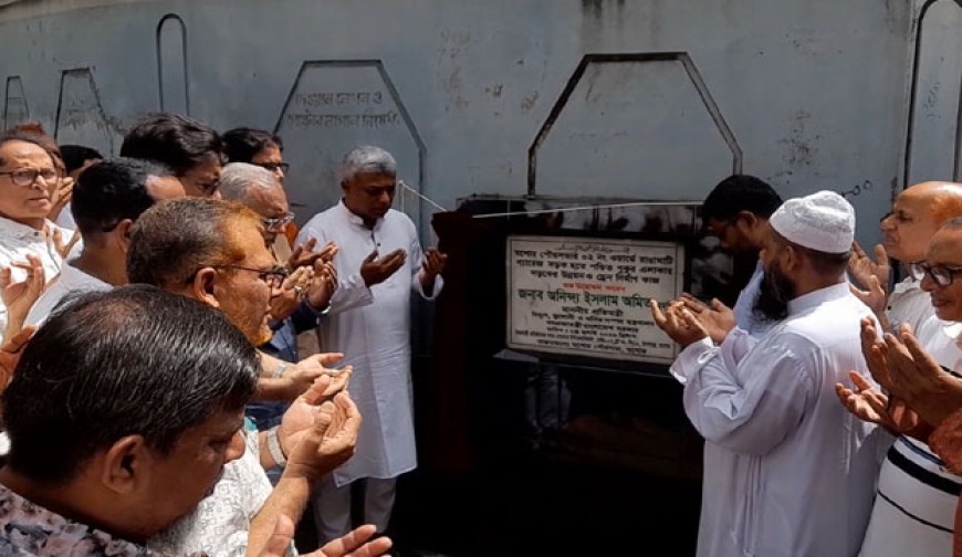 যশোরে রাস্তা ও ড্রেন নির্মাণকাজের উদ্বোধন করলেন অনিন্দ্য ইসলাম অমিত
