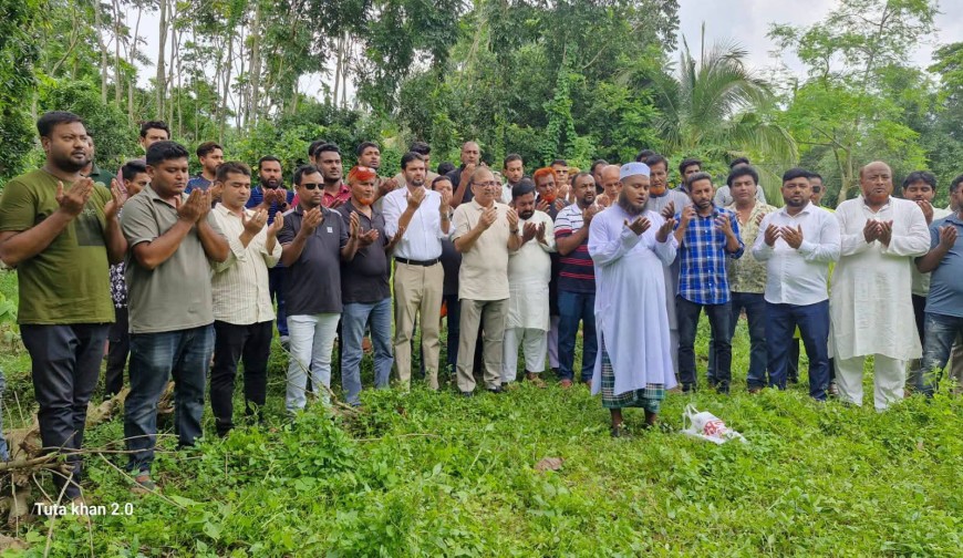 শোকসন্তপ্ত পরিবারের পাশে তৃপ্তি শার্শায় একাধিক কবর জিয়ারত
