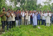 শোকসন্তপ্ত পরিবারের পাশে তৃপ্তি শার্শায় একাধিক কবর জিয়ারত