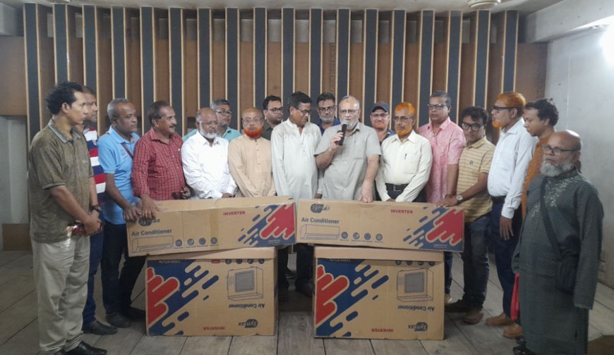 প্রেসক্লাব যশোরে সংসদ সদস্য মোসলেহ উদ্দিন ফরিদের এসি প্রদান