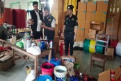 যশোরে ফিলিং স্টেশনের আড়ালে নকল মবিল কারখানা