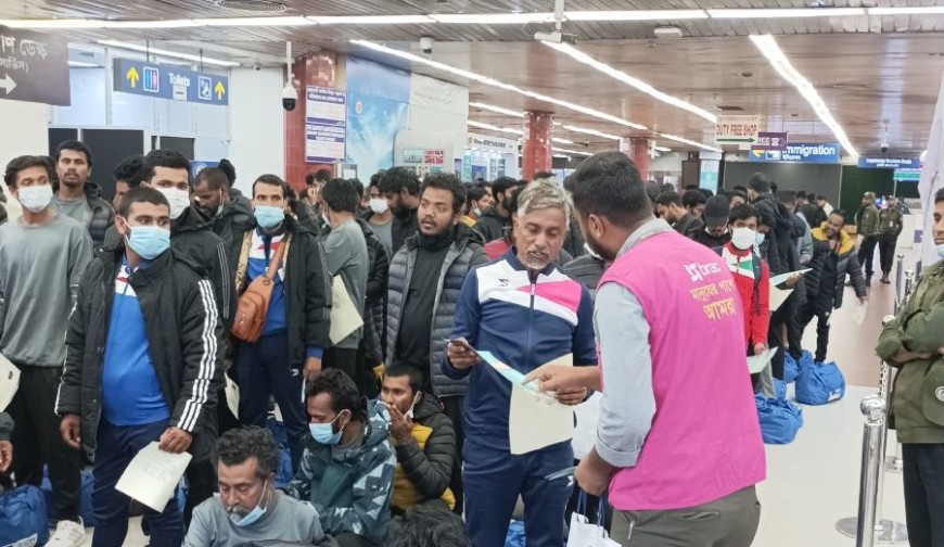 দেশে ফিরলেন লিবিয়ায় বন্দি থাকা ১৭৪ বাংলাদেশি