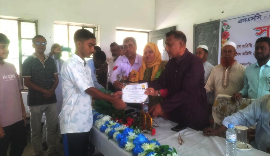 তালবাড়ীয়া ডিগ্রি কলেজে এসএসসি উত্তীর্ণ শিক্ষার্থীদের সংবর্ধনা