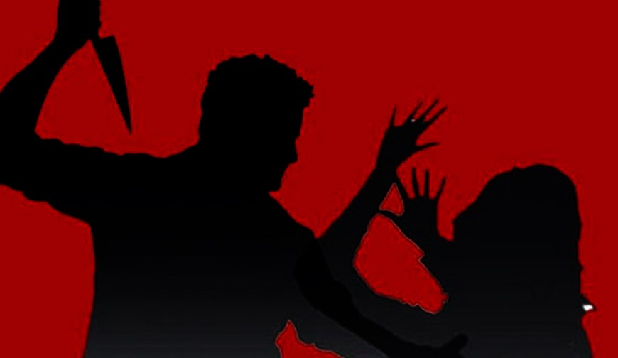 প্রেমে রাজি না হওয়ায় স্কুলছাত্রীকে ক্যাম্পাসেই ছুরিকাঘাত