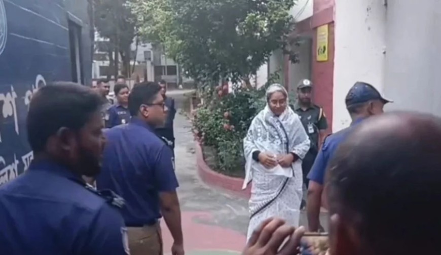 স্বামীকে শেষ বিদায় জানাতে প্যারোলে মুক্ত দীপু মনি