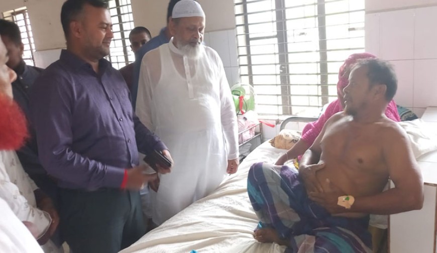 বাঘারপাড়া স্বাস্থ্য কমপ্লেক্স পরিদর্শনে সংসদ সদস্য অধ্যাপক গোলাম রসুল