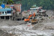 নেপাল-তিব্বতে ভয়াবহ বন্যায় মৃতের সংখ্যা ৮০০ ছাড়াল