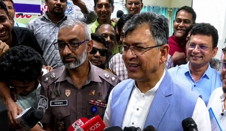 কিসের হাসিনা! মাঝেমধ্যে শুধু আওয়াজ-টাওয়াজ শোনা যায়: স্বরাষ্ট্রমন্ত্রী