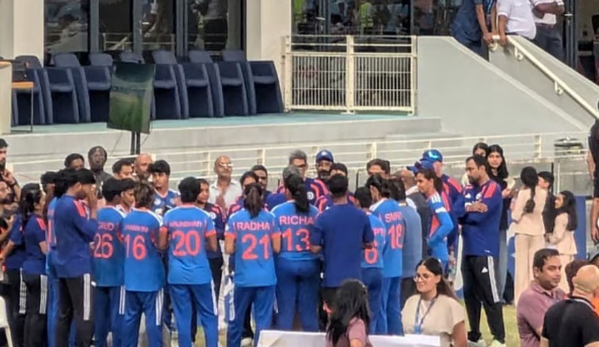 এশিয়া কাপ ফাইনালে আবারও নাটক, নাকভির কাছ থেকে ট্রফি নেয়নি চ্যাম্পিয়ন ভারত