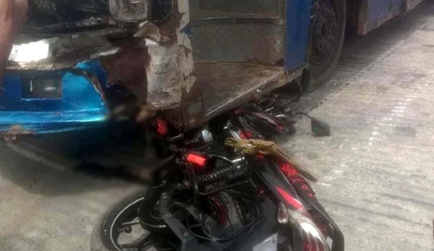 অভয়নগরে মোটরসাইকেলে বাসের ধাক্কা, ফুফু-ভাতিজার মৃত্যু