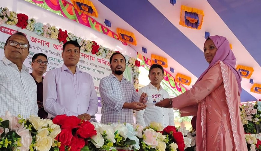যশোর পুলিশ লাইন মাধ্যমিক বিদ্যালয়ে কৃতী শিক্ষার্থী সংবর্ধনা