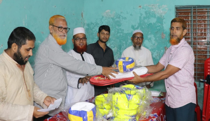 শার্শায় এমপির পক্ষ থেকে শিক্ষাপ্রতিষ্ঠানে ক্রীড়া সামগ্রী বিতরণ